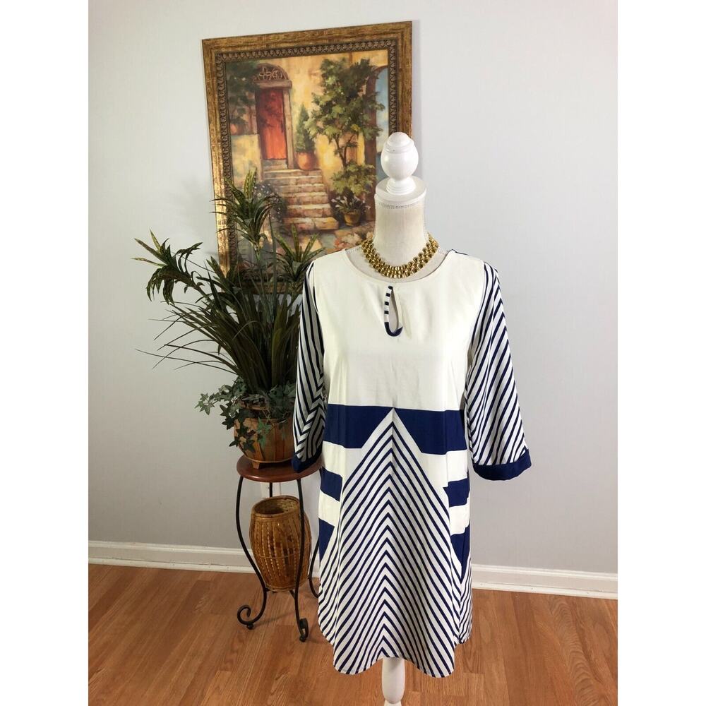 How Very Loved Shift Dress Womens Small White Navy Striped Keyhole Neck